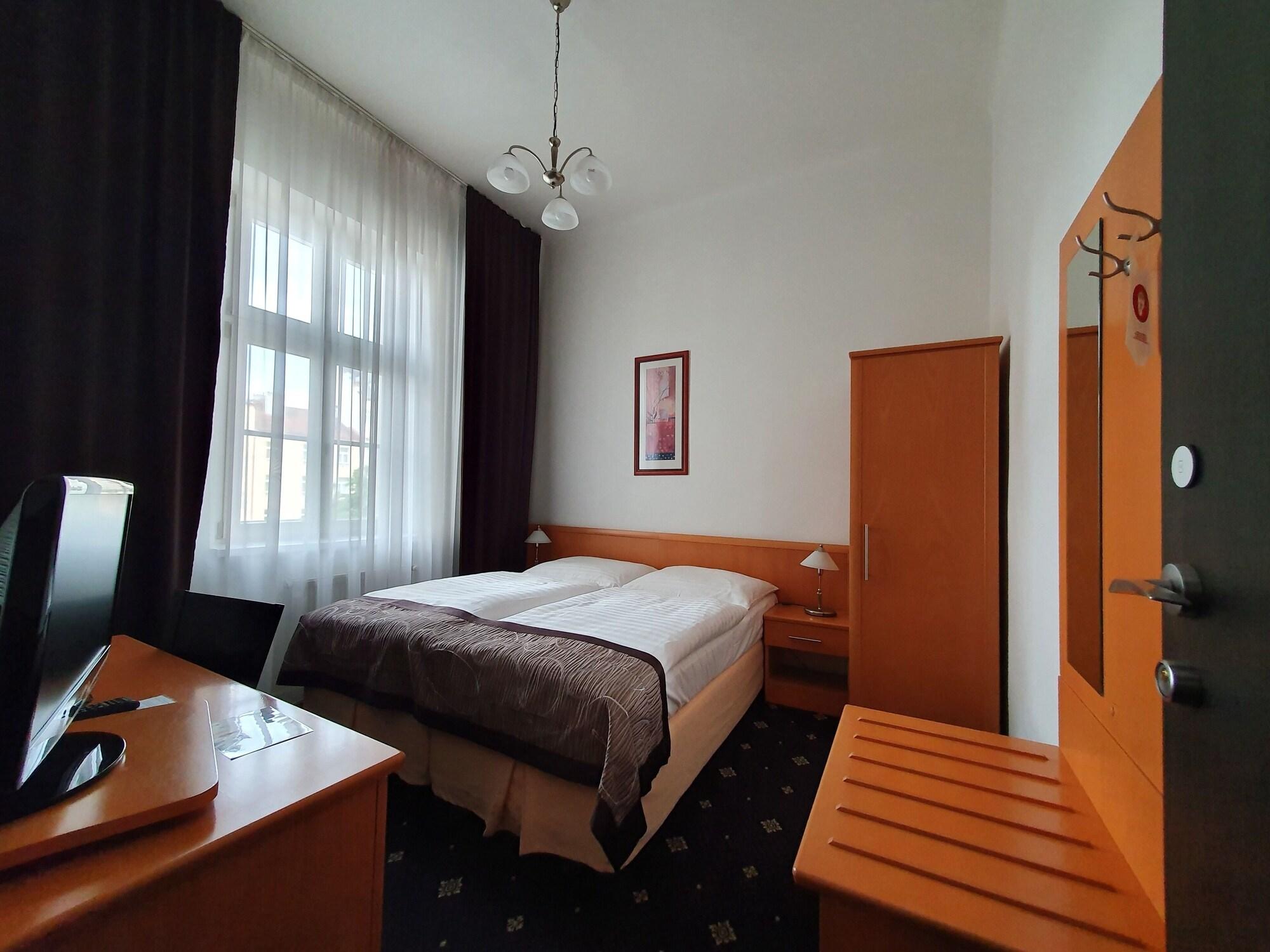 Machova Hotel Praga Exterior foto