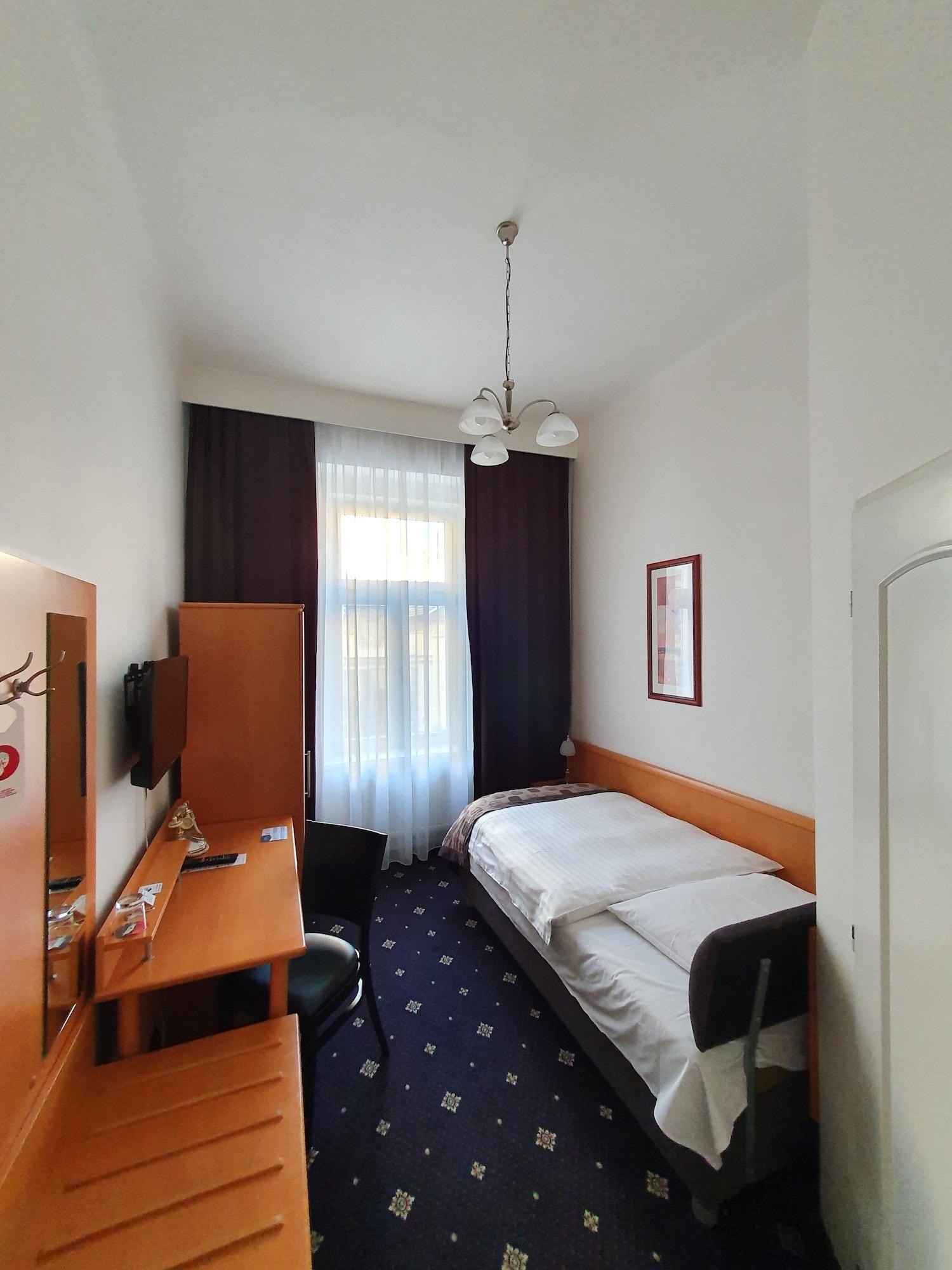 Machova Hotel Praga Exterior foto