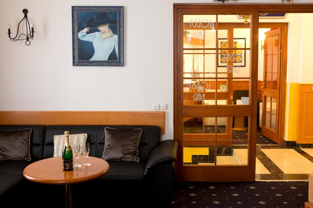 Machova Hotel Praga Exterior foto